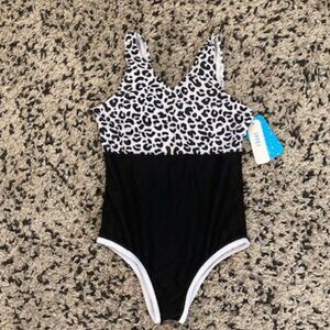 Girls age 8-9 brand new swim suit.